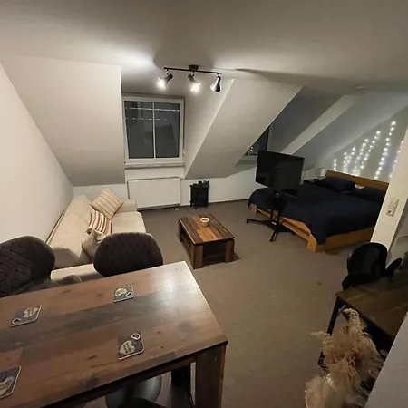 Gut Und Guenstig In - Zentrumsnah - Inkl Fahrraeder & Netflix Apartment *